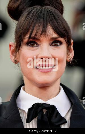 Winona Ryder besucht einen roten Teppich für den Film „BeetleJuice BeetleJuice“ während des 81. Internationalen Filmfestivals von Venedig. Stockfoto