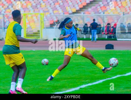 ABUJA, NIGRRIA - 5. APRIL: Mogaia Hildah aus Südafrika während des CAF-Olympischen Qualifikationsmarsches zwischen den Suoer Falken von Nigeria und Bayana Stockfoto