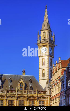 Gent, Belgien, ehemaliges Postgebäude, Oude Postkantoor, mit Uhrenturm am Korenmarkt, Europa Stockfoto