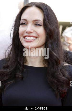 HOLLYWOOD, KALIFORNIEN, 9. NOVEMBER 2008: Angelina Jolie bei der Premiere von Secrets of the Furious Five in Los Angeles im Grauman's Chinese Theater in Stockfoto