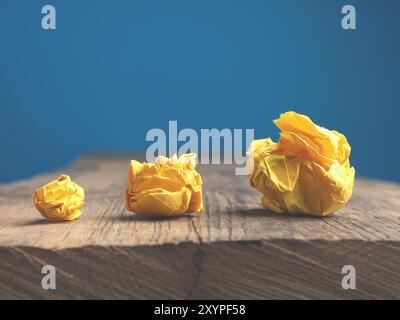 Symbolische business Bild mit zerknittertem Papier als tolle Ideen, Konzept Stockfoto