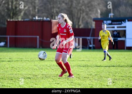 Briton Ferry, Wales. 12. Januar 2020. Lucy Powell von Briton Ferry Llansawel Ladies am 12. Januar 2020 beim Spiel der Orchard Welsh Premier Women's League zwischen Briton Ferry Llansawel Ladies und Swansea City Ladies auf der Old Road in Briton Ferry, Wales, Großbritannien. Quelle: Duncan Thomas/Majestic Media. Stockfoto