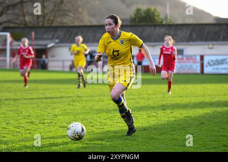 Briton Ferry, Wales. 12. Januar 2020. Lauren Smith von den Swansea City Ladies in Aktion während des Spiels der Orchard Welsh Premier Women's League zwischen Briton Ferry Llansawel Ladies und Swansea City Ladies am 12. Januar 2020 in Briton Ferry, Wales. Quelle: Duncan Thomas/Majestic Media. Stockfoto