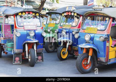 BANGKOK, März 13: Thai Tuk Tuk Taxi auf der Maharaj Road Rattanakosin Insel Bangkok am 13. März 2016 in Bangkok, Thailand, Asien Stockfoto