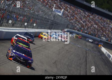 16. Juli 2017, Loudon, NH, USA: Denny Hamlin (11) fährt seinen Rennwagen während des Overton's 301 auf dem New Hampshire Motor Speedway über die Front Stockfoto