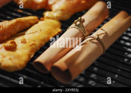 Grill in geräuchertem Holz Stockfoto