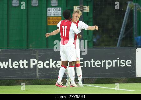 Amsterdam, Niederlande. 30. August 2024. AMSTERDAM, NIEDERLANDE - AUGUST 30: Beim niederländischen Keuken Kampioen Divisie Spiel zwischen Jong Ajax und FC den Bosch im Sportpark de Toekomst am 30. August 2024 in Amsterdam. (Foto von Gerard Spaans/Orange Pictures) Credit: dpa/Alamy Live News Stockfoto