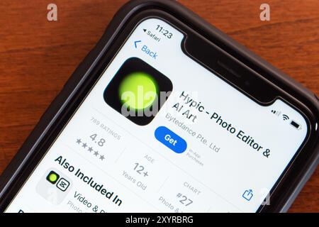 Hypic-App im App Store auf einem iPhone. Hypic ist eine All-in-One-App für Fotobearbeitung und KI-Kunst, die von Bytedance, dem Unternehmen hinter TikTok, entwickelt wurde Stockfoto
