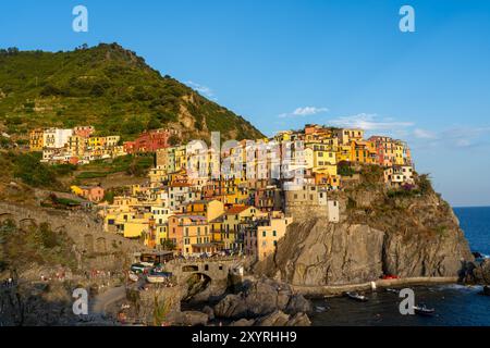 Blick auf Manarola, eines der fünf Fischerdörfer der Cinque Terre, Italien Stockfoto