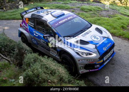 Aberystwyth, Dyfed, Großbritannien. 30. August 2024. 2024 FIA European Rally Championship Day 1; Fahrer Matt Edwards und Beifahrer David Moynihan in ihrem Ford Fiesta Mk II während des Rallye-Shakedown Credit: Action Plus Sports/Alamy Live News Stockfoto