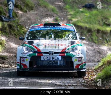 Aberystwyth, Dyfed, Großbritannien. 30. August 2024. 2024 FIA European Rallye Championship Day 1; Fahrer Meirion Evans und Beifahrer Jonathan Jackson in ihrem Toyota GR Yaris während der Rallye Shakedown Credit: Action Plus Sports/Alamy Live News Stockfoto