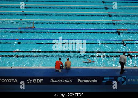 Nanterre, Frankreich - August 30 2024: Para-Schwimmen in der Pariser La Défense Arena während der Paralympischen Spiele 2024. Stockfoto