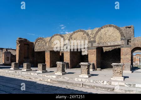 Ruinen der antiken Stadt Pompeji in Neapel, Italien. Pompeji war eine römische Stadt, die nach dem Ausbruch des Vesuvs im Jahre 79 n. Chr. in Asche begraben wurde. Stockfoto