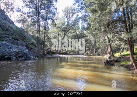 Der Abercrombie River fließt durch den Nationalpark Abercrombie River westlich des Stadtzentrums von Oberon, New South Wales, Australien Stockfoto