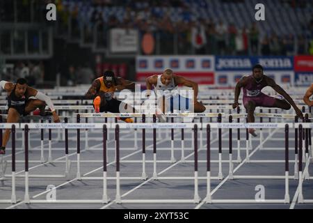 Lorenzo Ndele SIMONELLI (ITA) Orlando BENNETT (JAM) Sasha ZHOYA (FRA) Cordell TINCH (USA) treten 110 während der Diamond League Athletics 30. August 2024 im Olimpic Stadium in Rom an Credit: Independent Photo Agency Srl/Alamy Live News Stockfoto