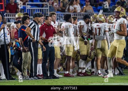 30. August 2024: Tony Trisciani, Cheftrainer von Elon Phoenix, reagiert auf einen Non-Call im zweiten Quartal gegen die Duke Blue Devils im ACC Football Matchup im Wallace Wade Stadium in Durham, NC. (Scott Kinser/CSM) Credit: CAL Sport Media/Alamy Live News Stockfoto