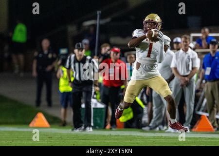 30. August 2024: Elon Phoenix Wide Receiver Jamarien Dalton (1) macht im zweiten Viertel des ACC Football Matchups im Wallace Wade Stadium in Durham, NC, den ersten Abholjäger gegen die Duke Blue Devils. (Scott Kinser/CSM) Credit: CAL Sport Media/Alamy Live News Stockfoto