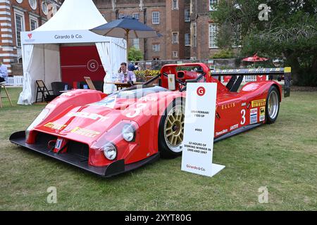 Der Concours of Elegance im Hampton Court Palace vereint eine Auswahl von 60 der seltensten Autos aus der ganzen Welt – viele davon wurden noch nie zuvor in Großbritannien gesehen. Stockfoto