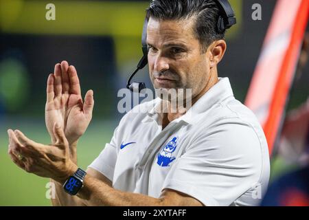 30. August 2024: Duke Blue Devils Head Coach Manny Diaz im vierten Quartal gegen die Elon Phoenix im ACC Football Matchup im Wallace Wade Stadium in Durham, NC. (Scott Kinser/CSM) Credit: CAL Sport Media/Alamy Live News Stockfoto