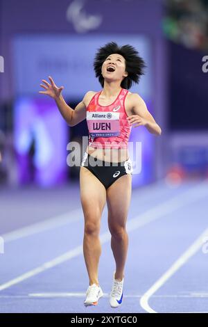 Paris, Frankreich. 30. August 2024. Wen Xiaoyan aus China feiert nach dem 200 m T37 Finale der Paralympischen Spiele 2024 in Paris, Frankreich, 30. August 2024. Quelle: Zhang Cheng/Xinhua/Alamy Live News Stockfoto