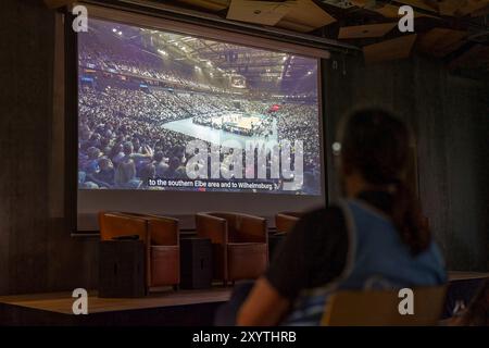 Hamburg, Deutschland. 30. August 2024. Premiere der Dokumentation, GER, Veolia Hamburg Towers Watchparty, Dokumentation Premiere 30.08.2024 Foto: Eibner-Pressefoto/Max Vincen Credit: dpa/Alamy Live News Stockfoto