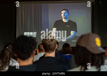 Hamburg, Deutschland. 30. August 2024. Premiere der Dokumentation, GER, Veolia Hamburg Towers Watchparty, Dokumentation Premiere 30.08.2024 Foto: Eibner-Pressefoto/Max Vincen Credit: dpa/Alamy Live News Stockfoto