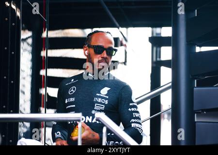 Monza, Italien. 30. August 2024. Lewis Hamilton von Mercedes ist vor dem Training zu sehen, vor dem Grand Prix der italienischen Formel 1 auf der Rennstrecke Autodromo Nazionale Monza am 30. August 2024 in Monza. (Kreditbild: © Beata Zawrzel/ZUMA Press Wire) NUR REDAKTIONELLE VERWENDUNG! Nicht für kommerzielle ZWECKE! Stockfoto