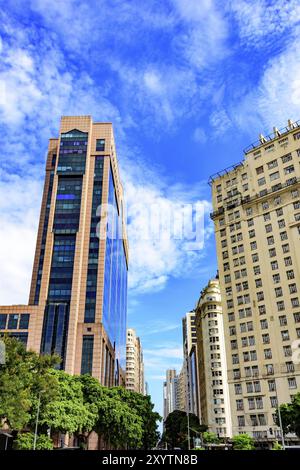 Rio Branco Avenue, einer der Hauptstraßen und Finanzzentrum der Stadt Rio De Janeiro Stockfoto