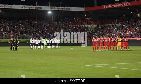 Gedenkfeier, Schweigeminute, Trauer vor dem Auftakt des Spiels zwischen 1. FC Heidenheim 1846 FCH und BK Haecken für Sven-Goeran Eriksson, Voit Stockfoto