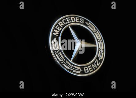 Gaziveren, Zypern - 08.20.2024 Marke mercedes benz Stockfoto