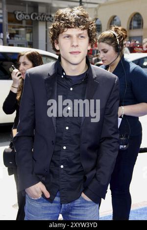 HOLLYWOOD, KALIFORNIEN, 10. APRIL 2011: Jesse Eisenberg bei der Premiere von Rio in Los Angeles am Grauman's Chinese Theater in Hollywood, USA am 1. April Stockfoto