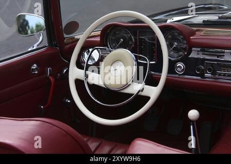 Oldtimer-Cockpit Stockfoto