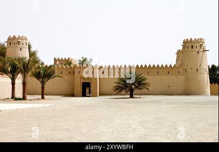 Blick auf das Al-Jahili Fort in Abu Dhabi. Stockfoto