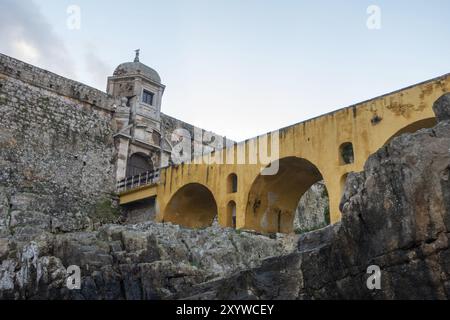 Peniche Festung mit schöner historischer Brücke, in Portugal Stockfoto