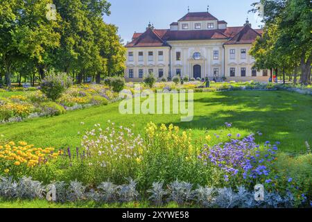 Gartenparterre vor Schloss Lustheim im Schlosspark Schleissheim, Oberschleissheim bei München, Oberbayern, Bayern, Deutschland, Europa Stockfoto