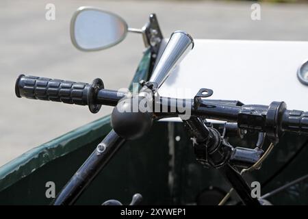 Selbstgemachte grüne Moped-Marke Stockfoto