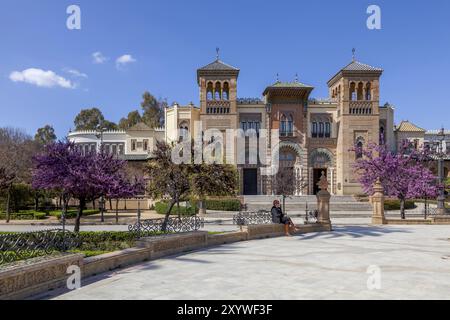 Museum für Volkskunst und Gebräuche von Sevilla im Mudéjar Pavillon, Plaza de America, Maria Luisa Park, Sevilla, Andalusien, Spanien, Europa Stockfoto