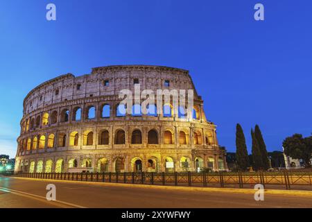 Rom Italien Nacht Skyline der Stadt am Rom Kolosseum leer niemand Stockfoto