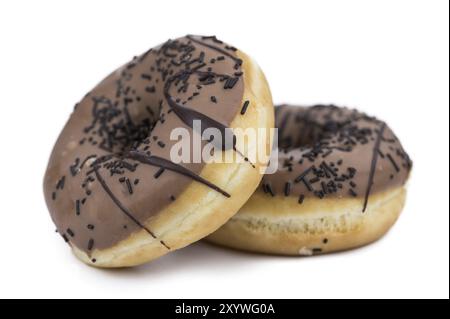 Frischen Donuts auf weißem Hintergrund (selektive Fokus) isoliert Stockfoto