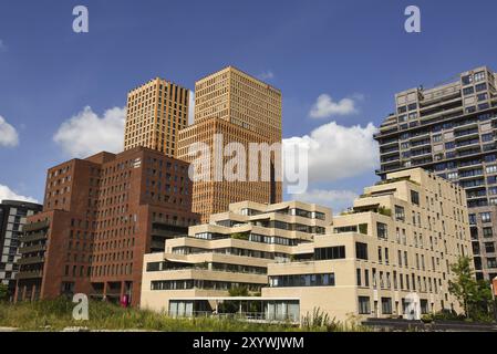 Amsterdam, Niederlande. August 2022. Moderne Architektur in Amsterdam an der Südachse Stockfoto