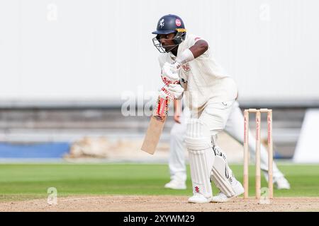 Birmingham, Großbritannien. 31. August 2024. Während der Vitality County Championship Division wurde am 31. August 2024 ein Spiel zwischen Warwickshire CCC und Kent CCC im Edgbaston Cricket Ground, Birmingham, England, gespielt. Foto von Stuart Leggett. Nur redaktionelle Verwendung, Lizenz für kommerzielle Nutzung erforderlich. Keine Verwendung bei Wetten, Spielen oder Publikationen eines einzelnen Clubs/einer Liga/eines Spielers. Quelle: UK Sports Pics Ltd/Alamy Live News Stockfoto