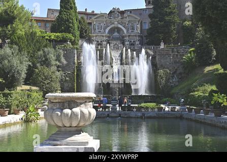 Fischteich und Neptunbrunnen Stockfoto