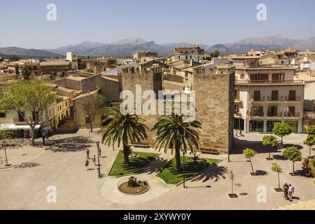 Puerta de Xara, - puerta del Moll-, plaza Carles V, muralla Medieval, siglo XIV, Alcudia, Mallorca, Islas baleares, Spanien, Europa Stockfoto