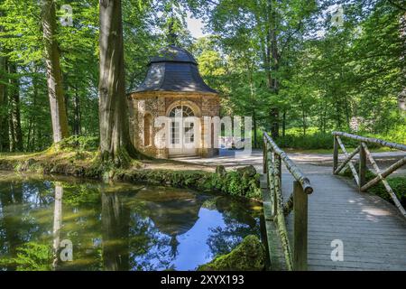 Historischer Pavillon in der Unteren Grotte im Schlosspark Eremitage, Bayreuth, Oberfranken, Franken, Bayern, Deutschland, Europa Stockfoto