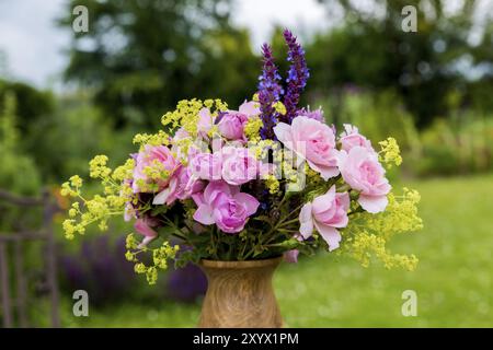 Blumenstrauß des Bauern aus dem Garten Stockfoto