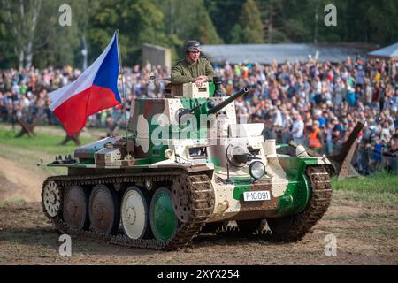 Lesany, Tschechische Republik. 31. August 2024. Der 20. Panzertag mit der Präsentation militärischer Ausrüstung fand am 31. August 2024 in Lesany, Tschechien, statt. Quelle: Josef Vostarek/CTK Photo/Alamy Live News Stockfoto