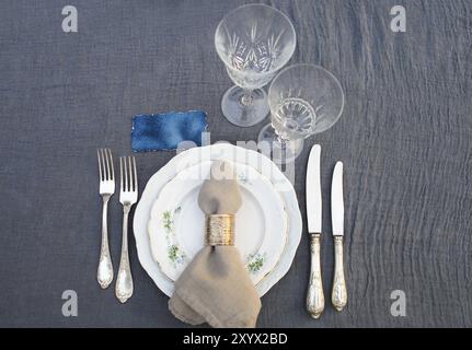 Tabelle Gruppe zum Abendessen mit Brille, Nahaufnahme Stockfoto