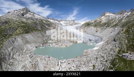 Rhonegletscher, Talgletscher im Quellgebiet der Rhone in den Schweizer Alpen. Schmelzender Gletscher, der Gletscher wird immer kleiner. Drohne Pho Stockfoto