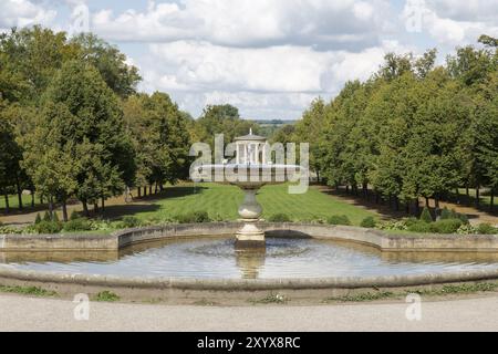 Brunnen im Schlosspark von Neustrelitz, Mecklenburg-Vorpommern Stockfoto