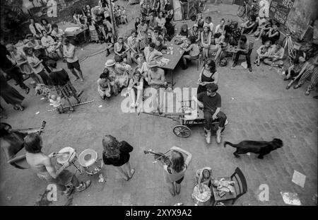 Deutschland, Berlin, 22. Juni 1991, Hoffeier der hockigen Auguststraße 10, Kule (Kunst und Leben), Konzert, Europa Stockfoto